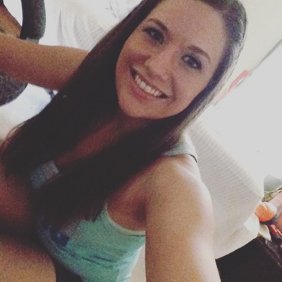 Meet your Posher, Lauren - Picture 1 of 1